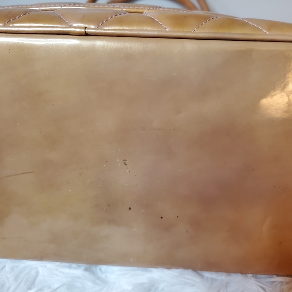 AUTHENTIC CHANEL PATENT MEDALLION - Picture 6 of 10